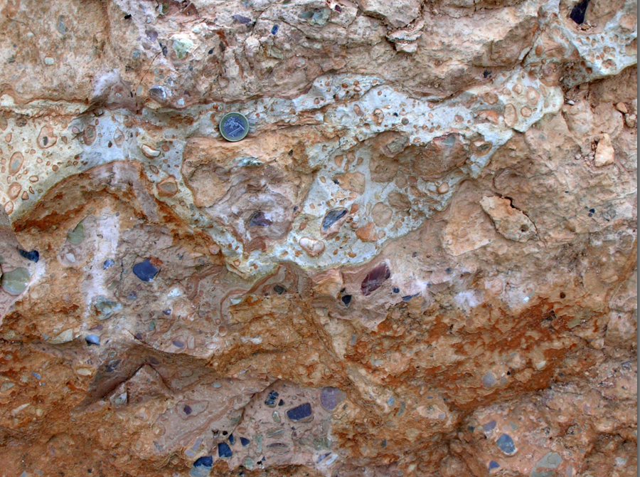 diques de roca lapillítica suevita Fuentes Calientes